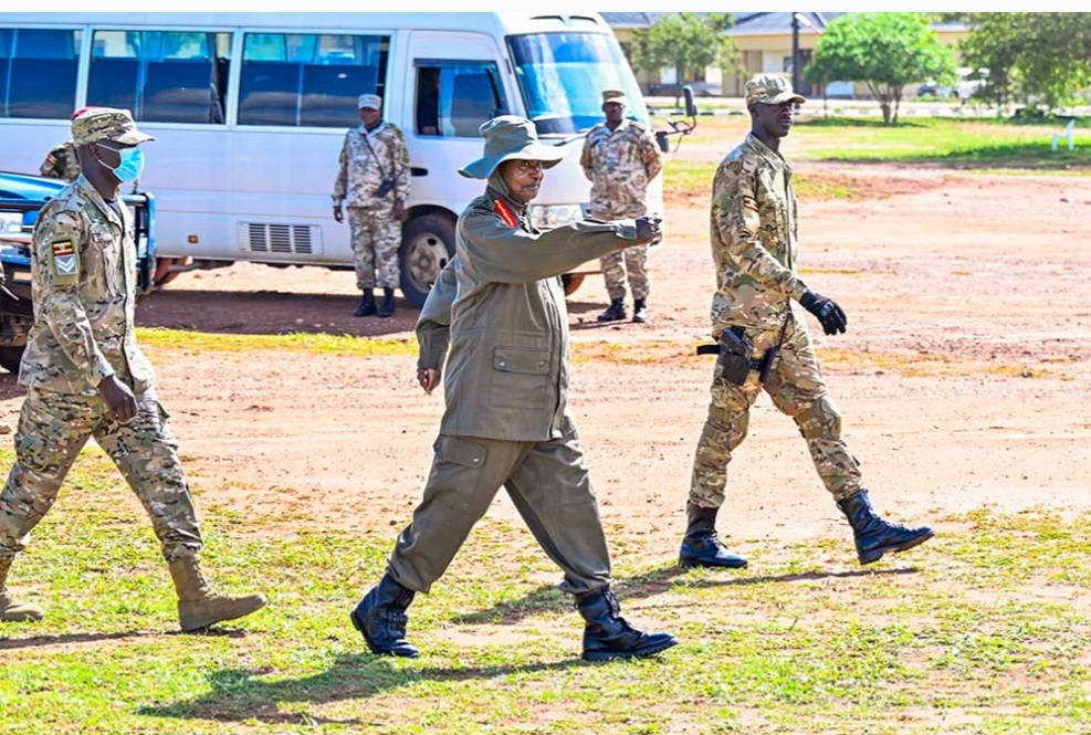 موسيفيني يعلن خطة وطنية واسعة لتوسيع مشروعات تربية الأسماك وتعزيز الدخل الريفي