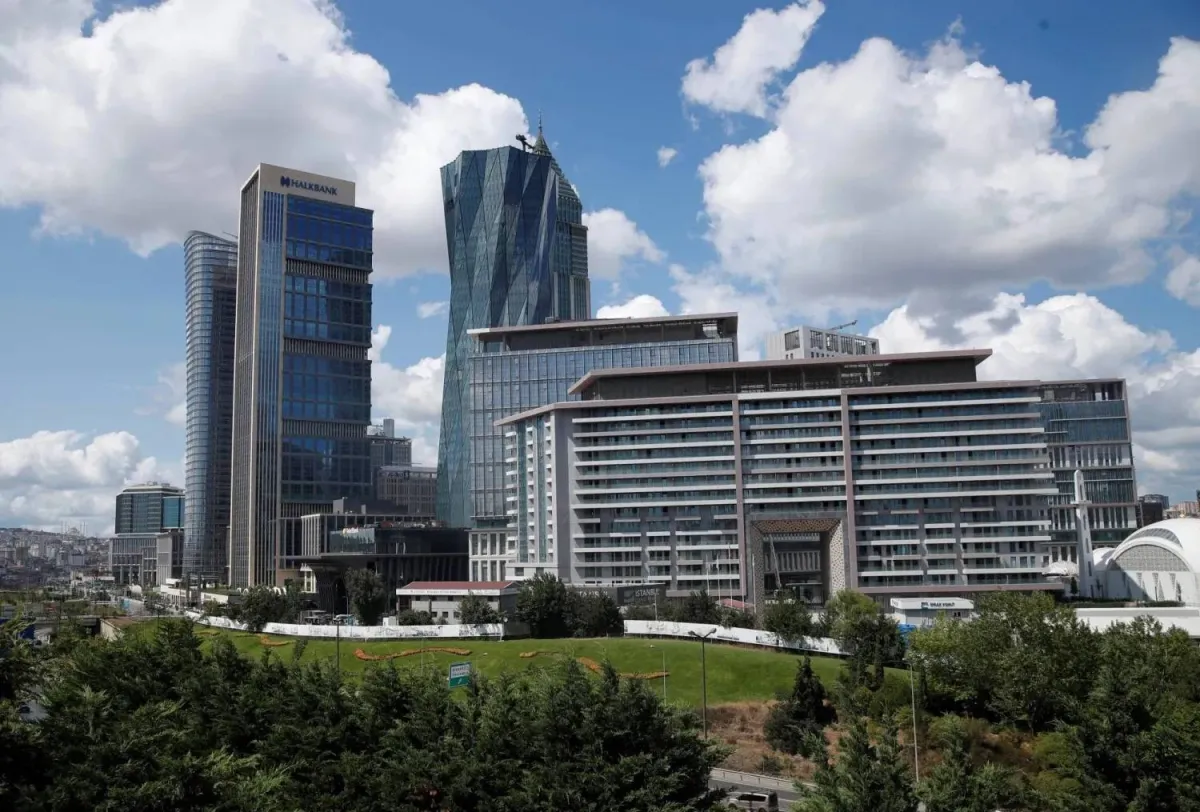 الحرب تدفع بعض الشركات في المنطقة إلى نقل أعمالها لمركز إسطنبول المالي الحرب تدفع بعض الشركات في المنطقة إلى نقل أعمالها لمركز إسطنبول المالي