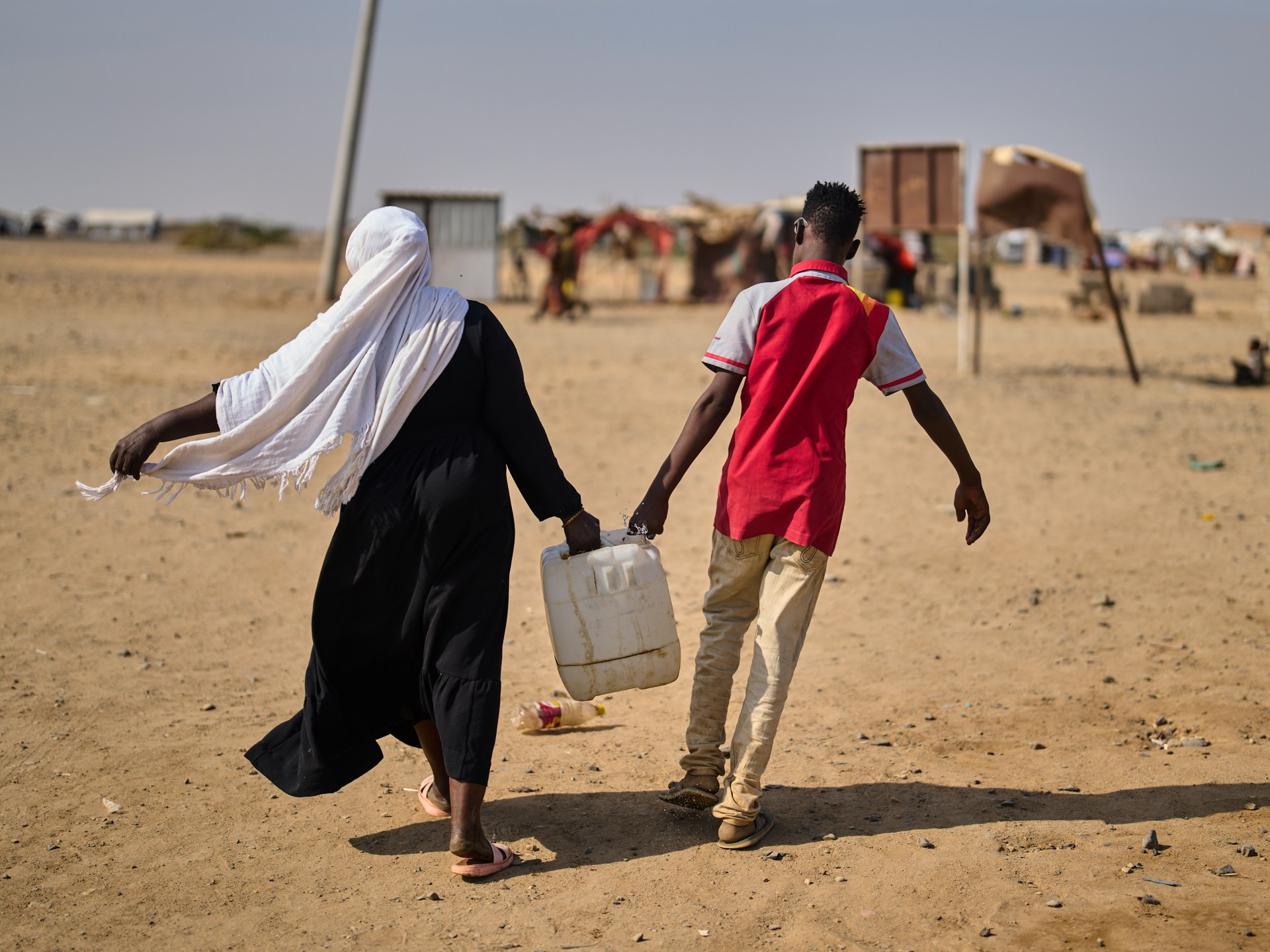 منظمة إنسانية تتوقع نزوح 4.2 ملايين شخص حول العالم بحلول 2027 منظمة إنسانية تتوقع نزوح 4.2 ملايين شخص حول العالم بحلول 2027