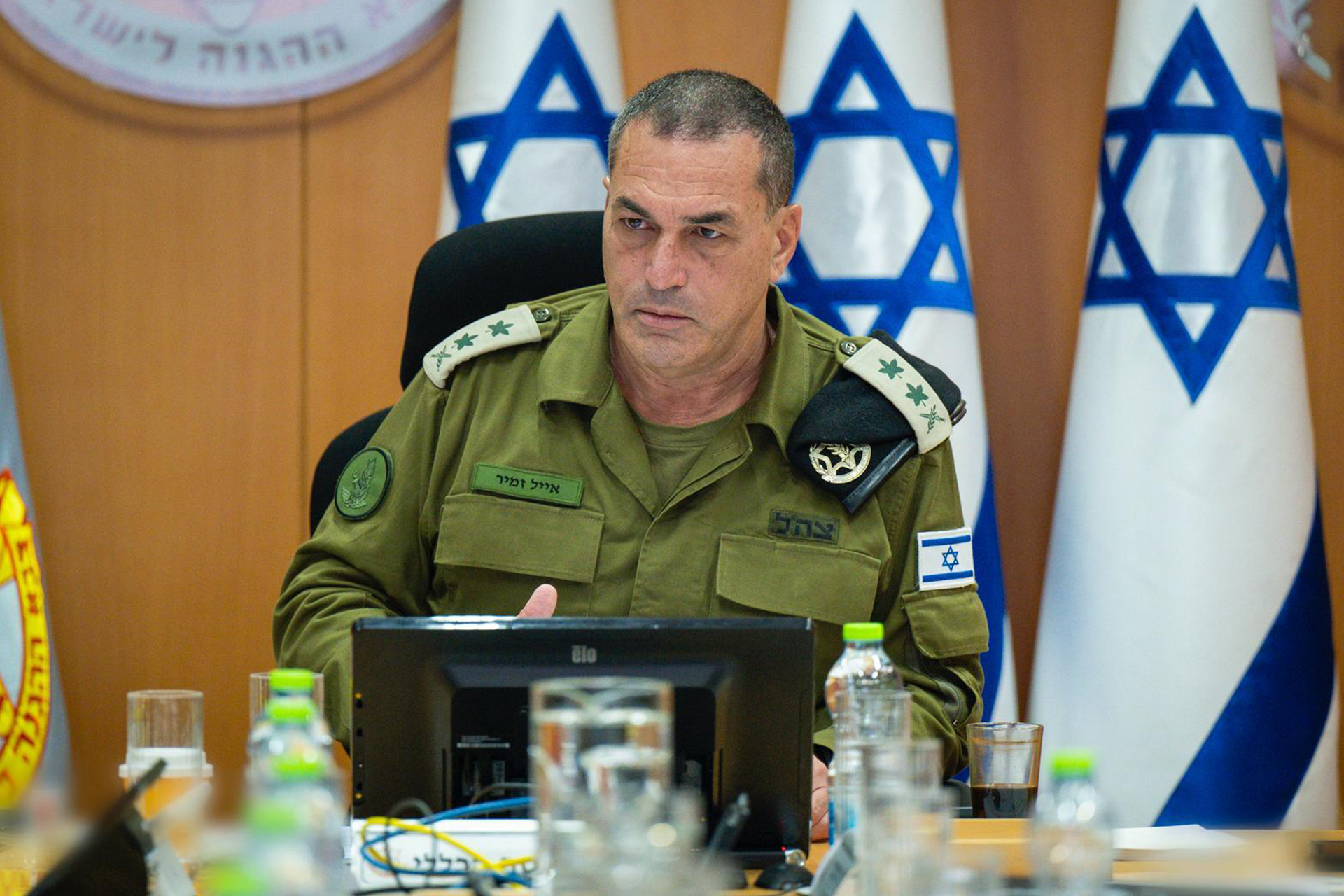 نهب الممتلكات والنشر على المنصات.. رئيس الأركان الإسرائيلي يحذر جنوده بعد سلسلة فضائح