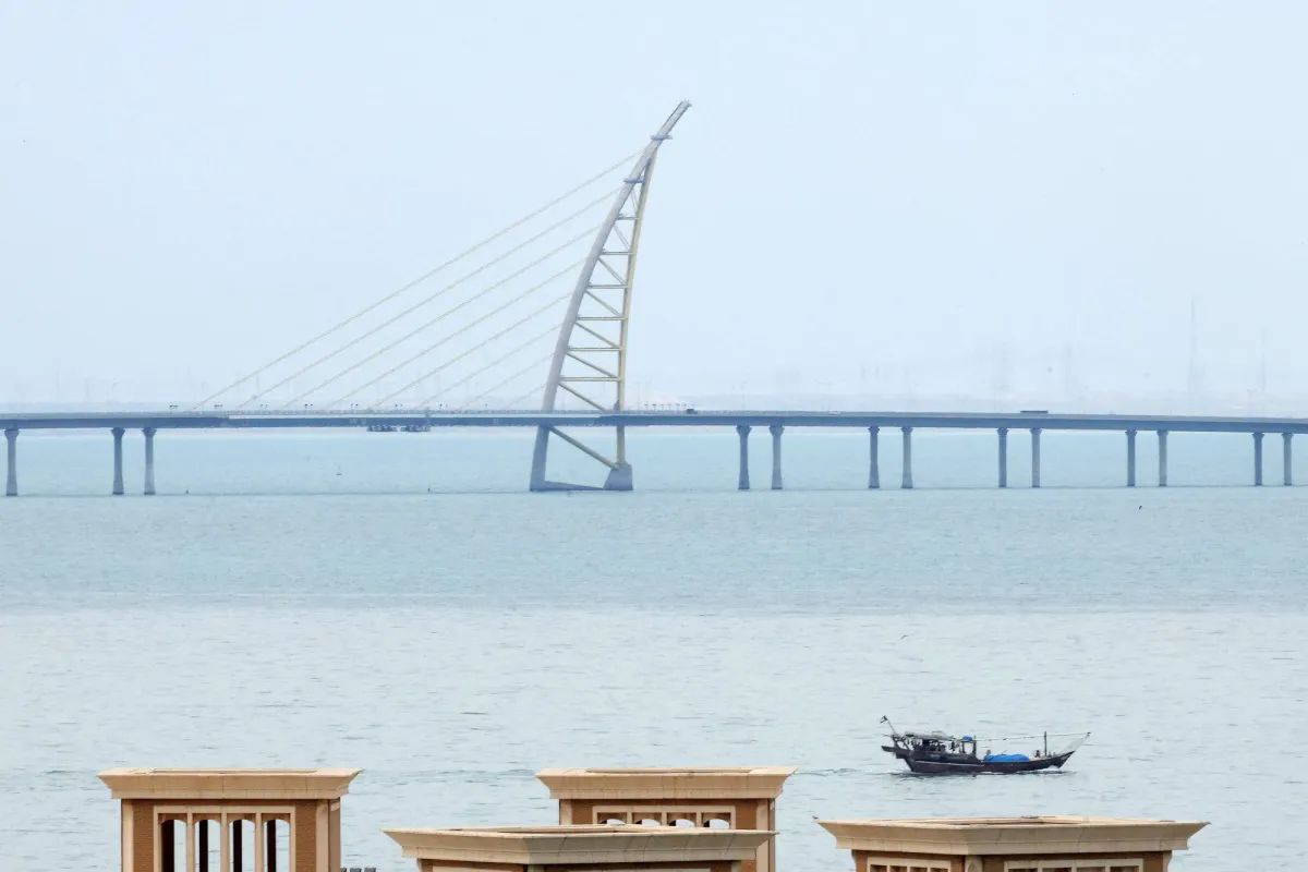 تداعيات الحرب تهبط بالنشاط التجاري في الكويت لأدنى مستوياته منذ 2022