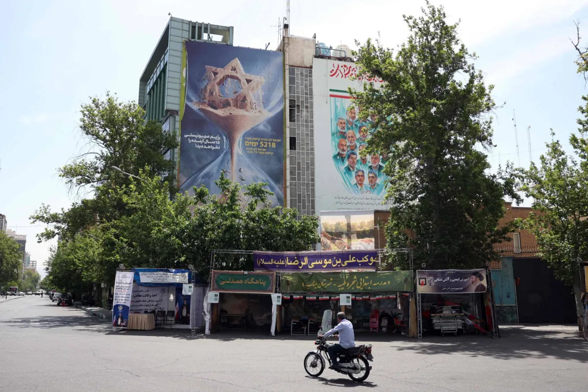 واشنطن وطهران تتبادلان الضربات وتقتربان من تفاهم