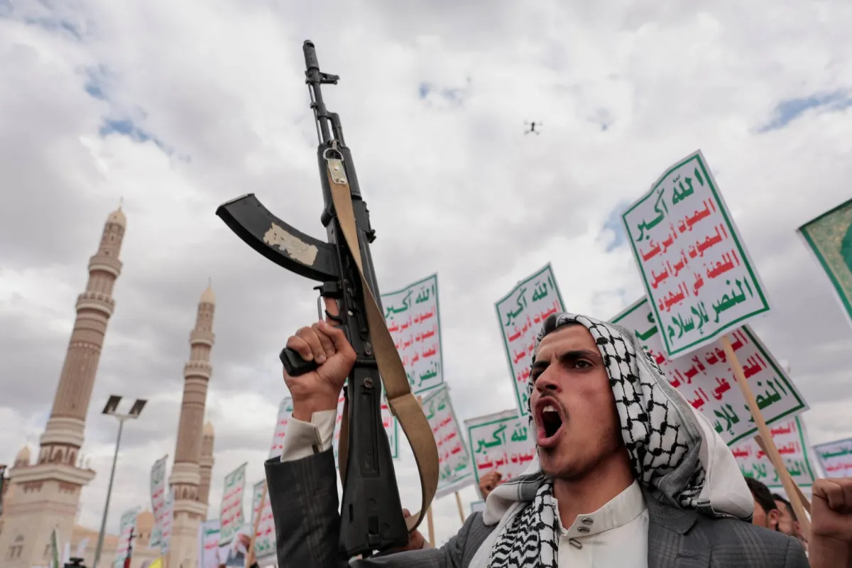 تعثر الحوثيين في تشكيل حكومتهم يرسخ قبضة سلطتهم الخفية