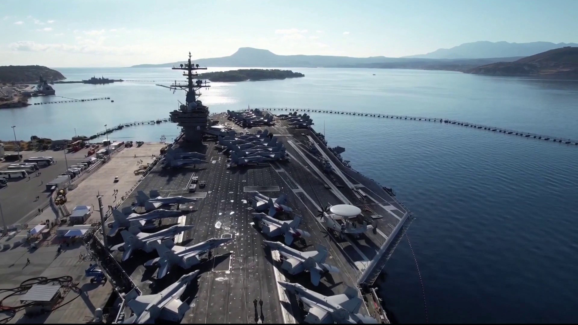 حاملات طائرات وقاذفات شبحية.. هذا هو الحشد الأمريكي حول إيران