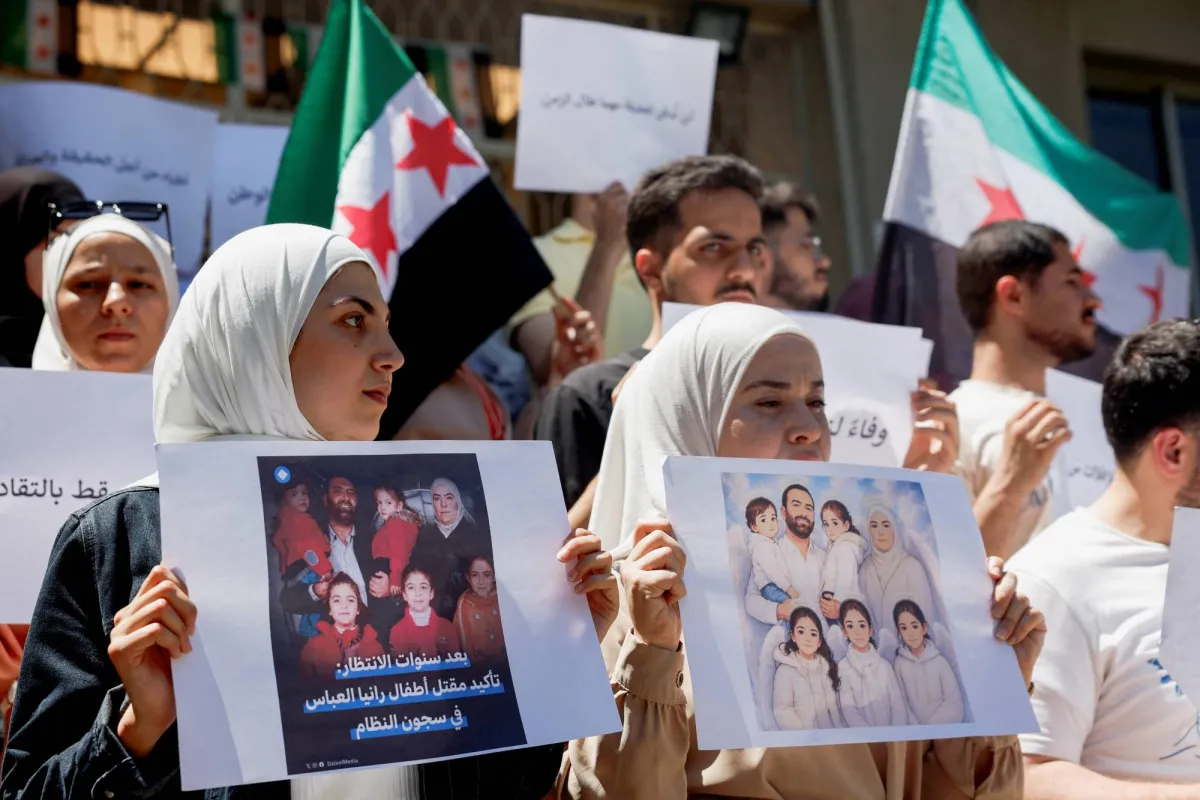 رئيس لجنة التحقيق الدولية بشأن سوريا يتنحى... ويوصي خيرا بالمجتمع المدني رئيس لجنة التحقيق الدولية بشأن سوريا يتنحى... ويوصي خيرا بالمجتمع المدني
