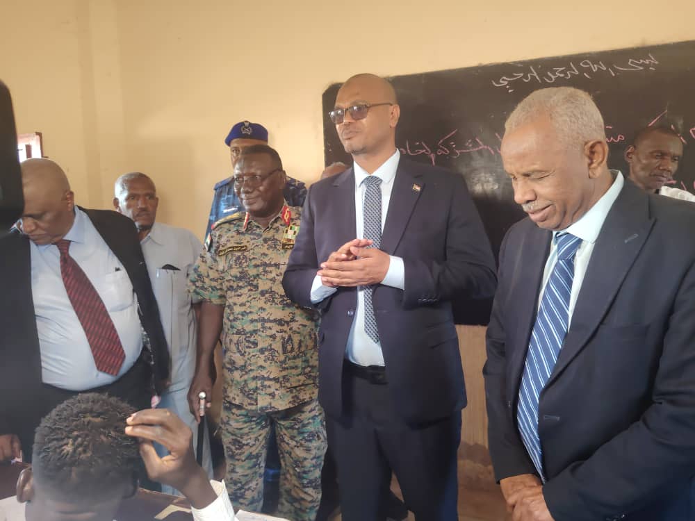 التهامي يتفقد سير امتحانات الشهادة بالنيل الأبيض  