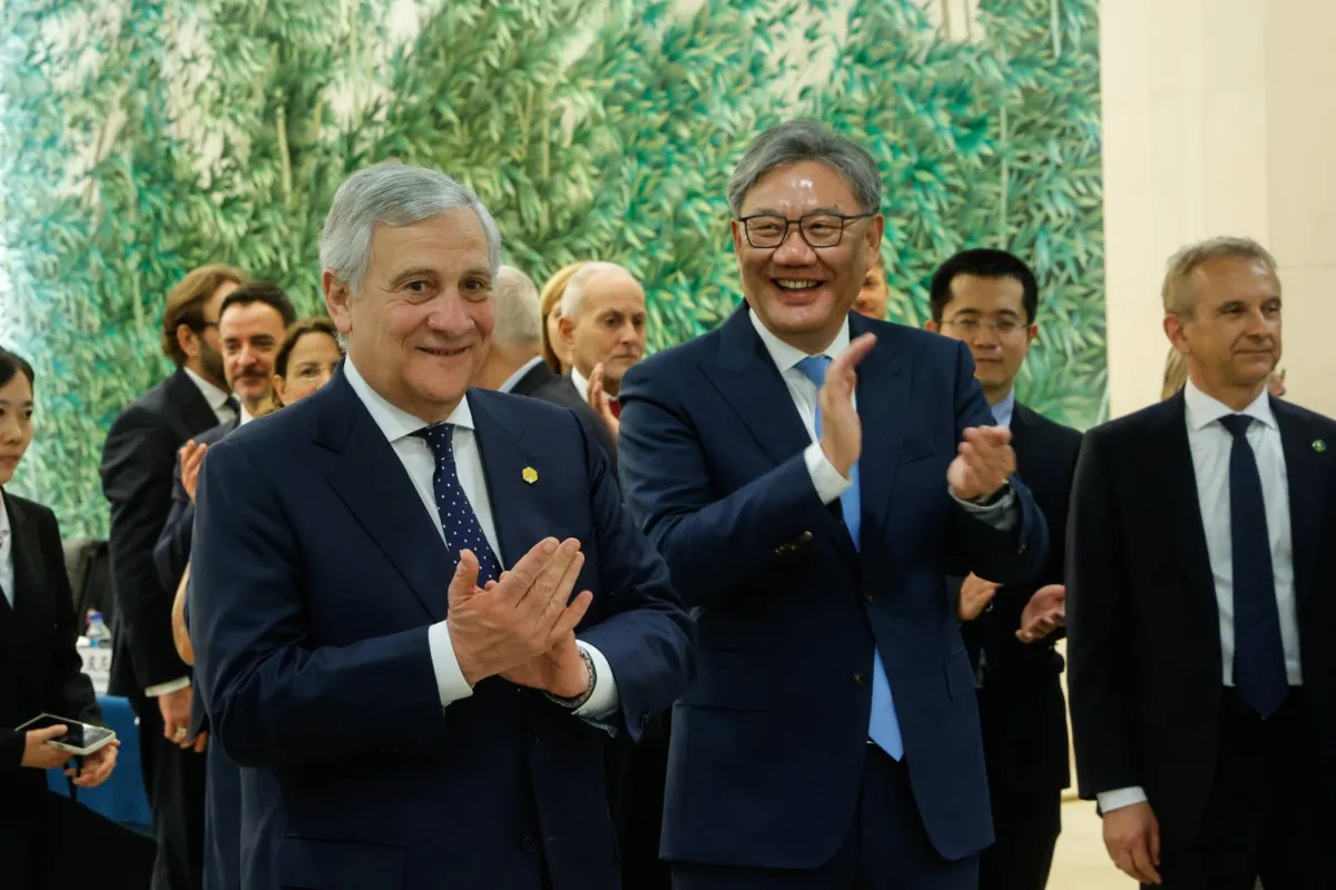 الصين تشيد بالعلاقات التجارية مع إيطاليا