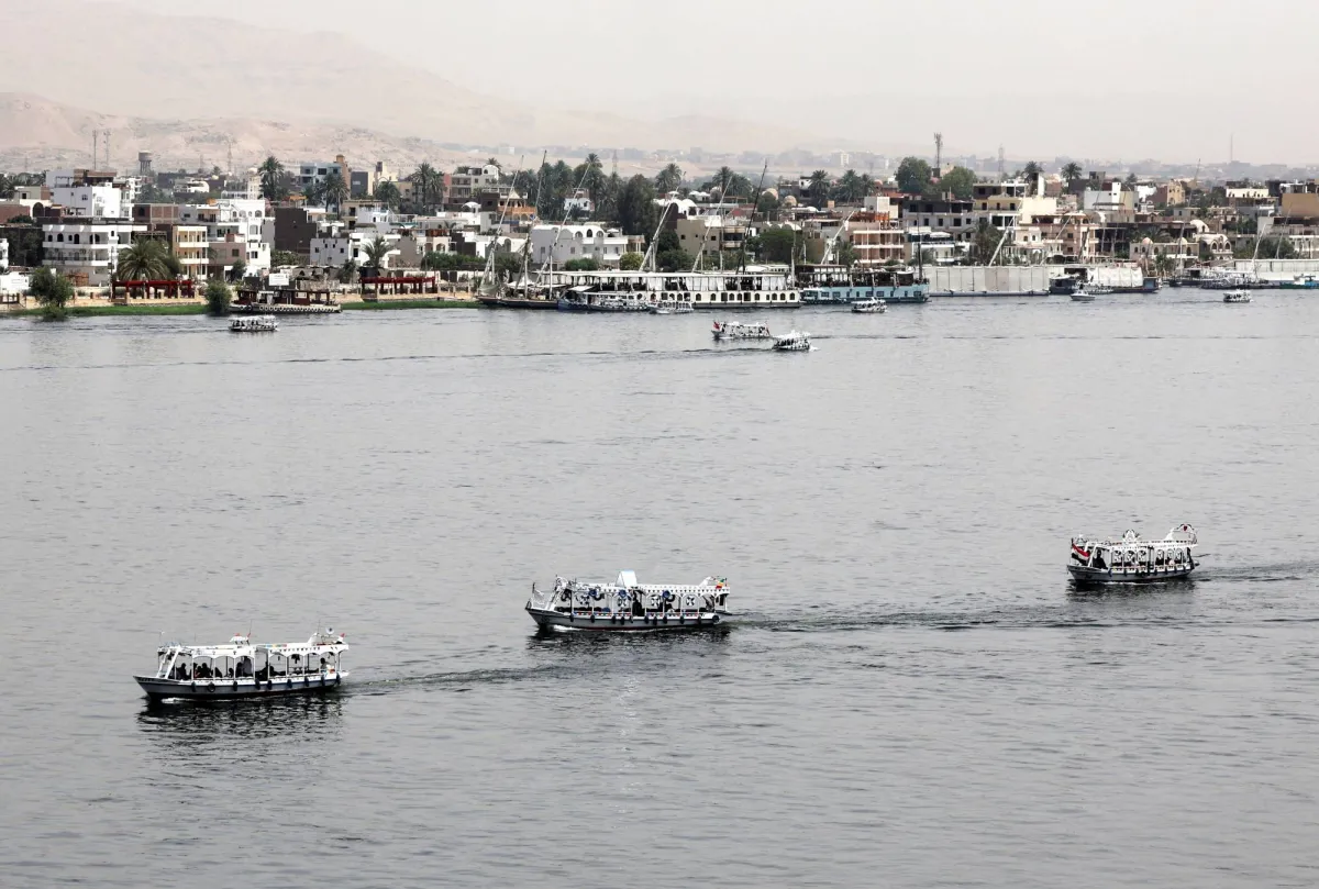 فيتش تثبت تصنيف مصر الائتماني رغم تداعيات حرب إيران