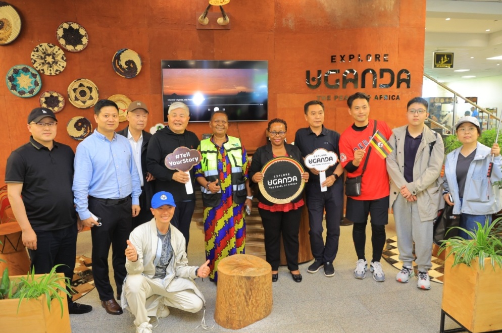 أوغندا تستضيف وفدًا صينيًا رفيعًا لتعزيز الاستثمار في التجارة والسياحة