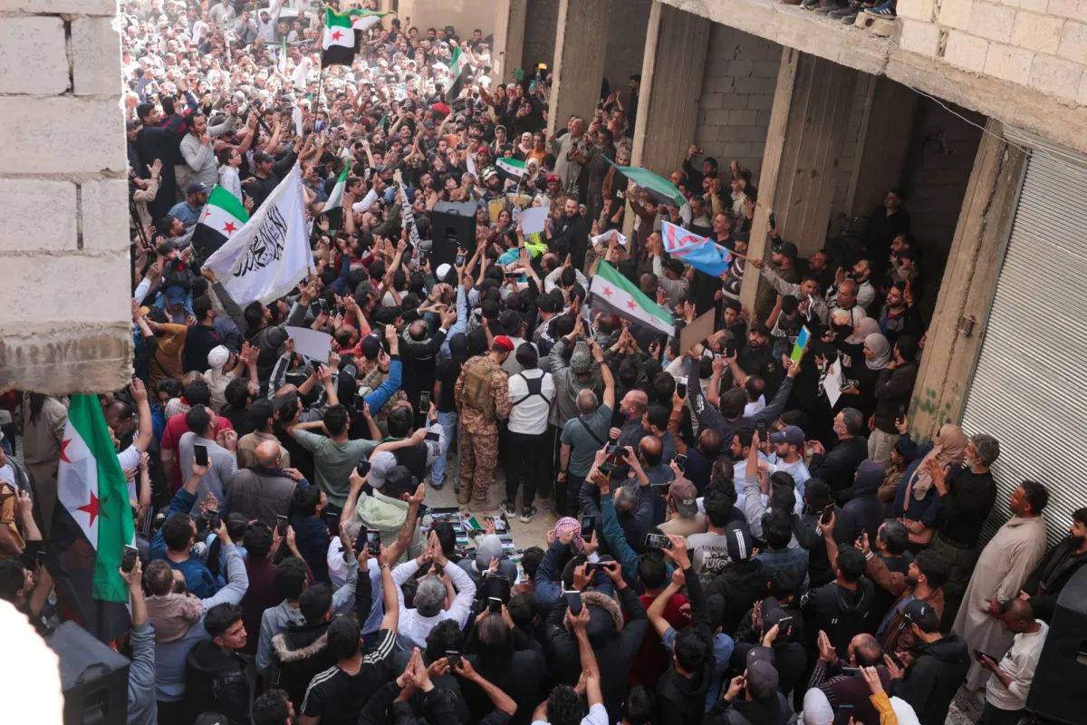 فرحة سورية باعتقال المتهم بـمجزرة التضامن