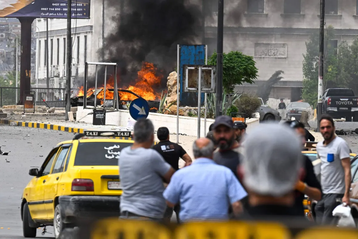 ضحايا بانفجار سيارة مفخخة قرب مقر لـالدفاع في دمشق ضحايا بانفجار سيارة مفخخة قرب مقر لـالدفاع في دمشق