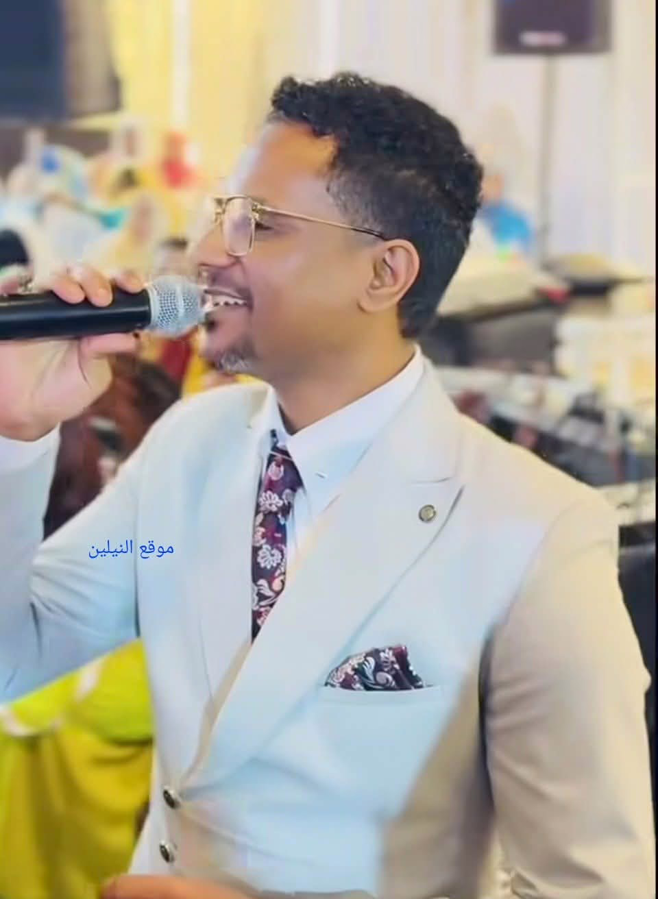 شاهد بالصورة والفيديو.. شبيه حميدتي يحيي حفل زواج عروس سودانية وعريس مصري بالقاهرة شاهد بالصورة والفيديو.. شبيه حميدتي يحيي حفل زواج عروس سودانية وعريس مصري بالقاهرة