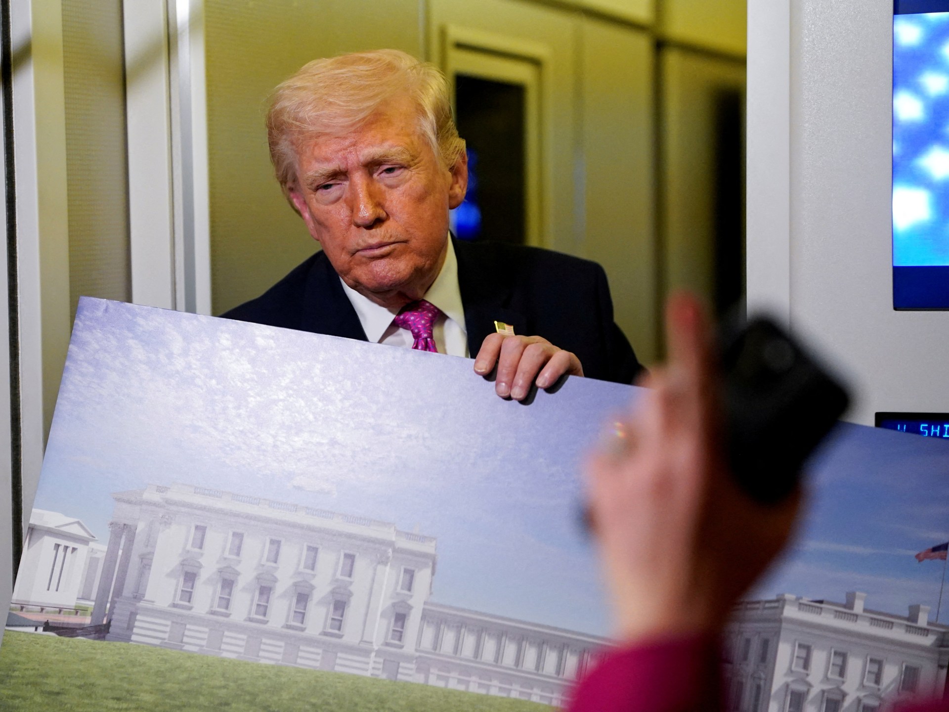 ما يبنى الآن في البيت الأبيض ليس مجرد قاعة رقص بل بناء أمنيا ضخما ما يبنى الآن في البيت الأبيض ليس مجرد قاعة رقص بل بناء أمنيا ضخما