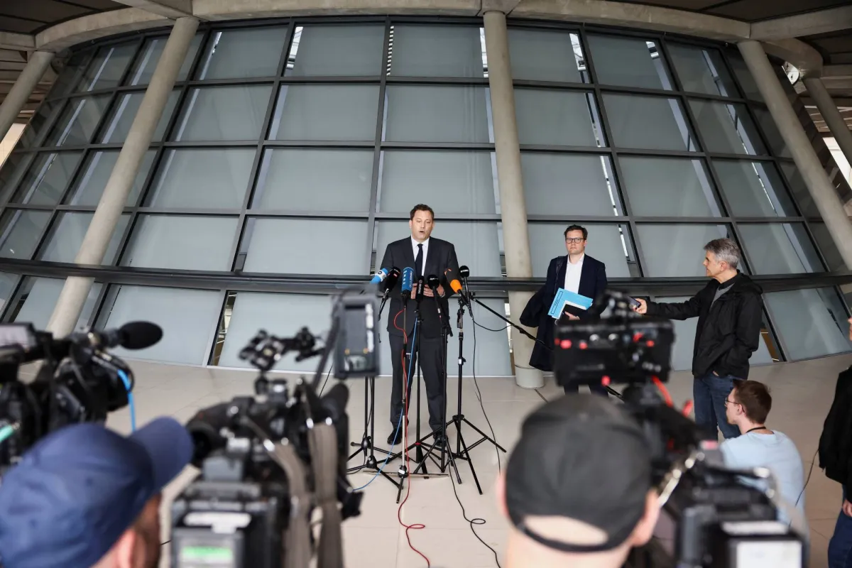 البرلمان الألماني يقر مكافأة 1000 يورو للعمال وتخفيضات وقود استثنائية