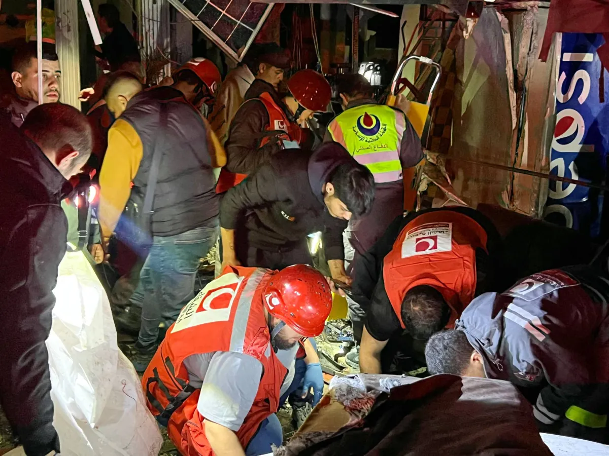 8 قتلى بغارة إسرائيلية على مدينة صيدا في جنوب لبنان 8 قتلى بغارة إسرائيلية على مدينة صيدا في جنوب لبنان