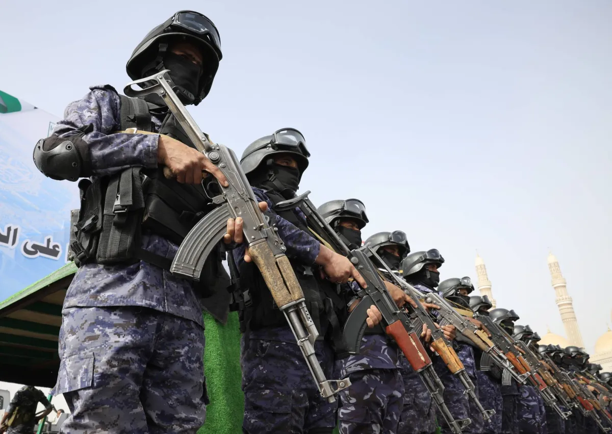 نجل مؤسس جماعة الحوثي يفجر أزمة مع قبيلة خولان