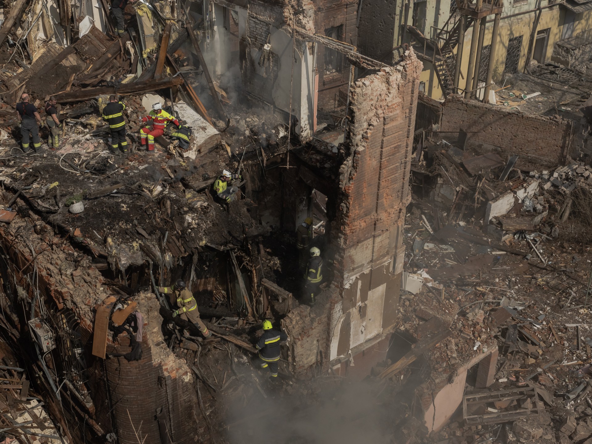 قتلى وجرحى في قصف روسي كثيف على مدن أوكرانية